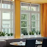 Отель Perla 4*