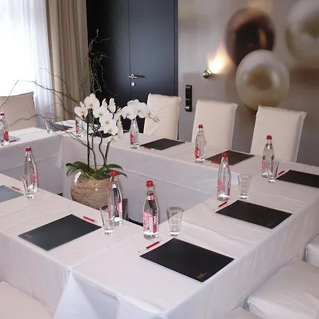 Ξενοδοχείο Perla 4*